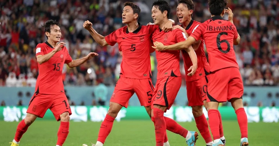 Еще одна драматичная развязка: корейцы вырвали победу у португальцев на 91-й минуте и оставили уругвайцев без плей-офф