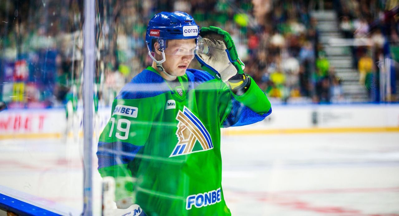 «Мама сказала папе, что хватит валяться на диване». Иван Дроздов — о том, как попал в хоккей