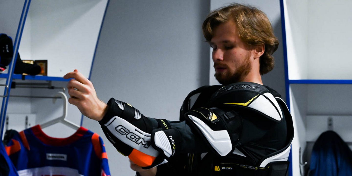 Форвард ХК СКА Владимир Алистров признался, что ему предлагали получить паспорт РФ