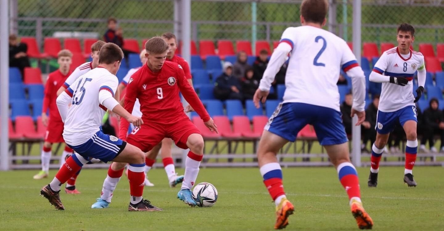 Футболисты сборной Беларуси U-17 не удержали победу над сверстниками из России