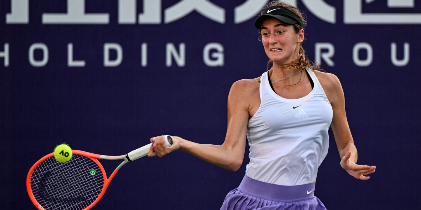 Яна Колодынска отыгралась с 0:4 в третьем сете, но уступила Саре Цакаревич на турнире в Загребе