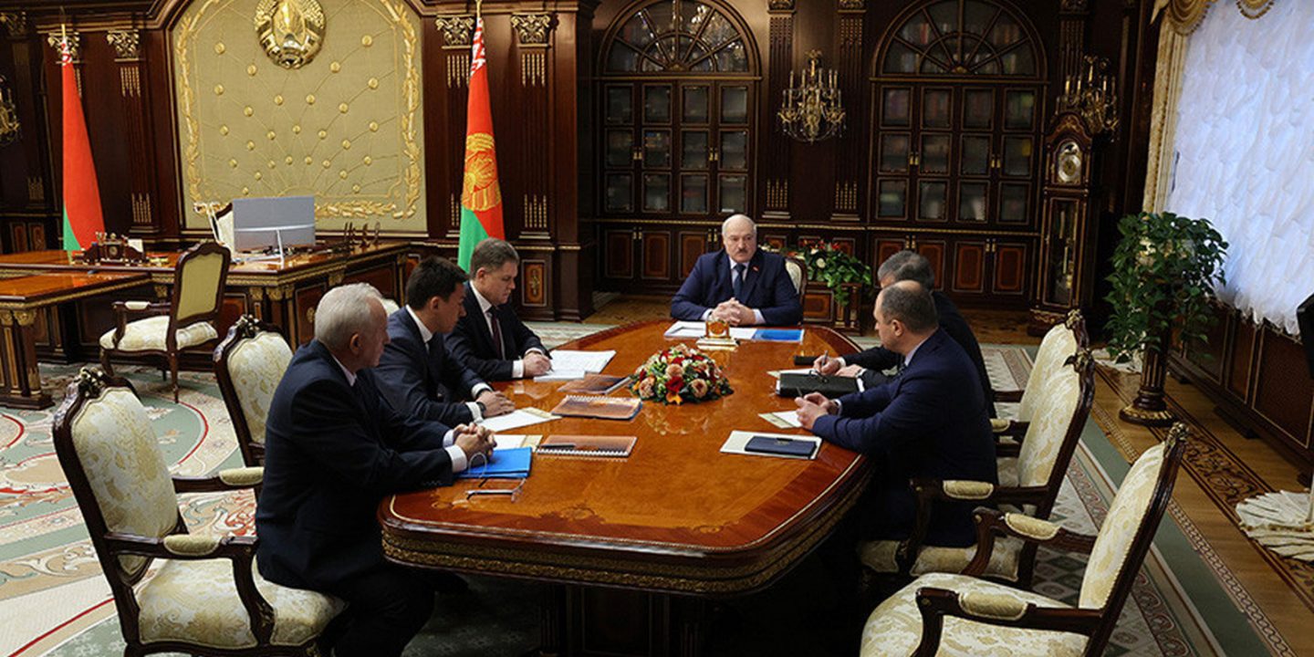Президент Беларуси рассказал, что его возмущает в белорусском футболе