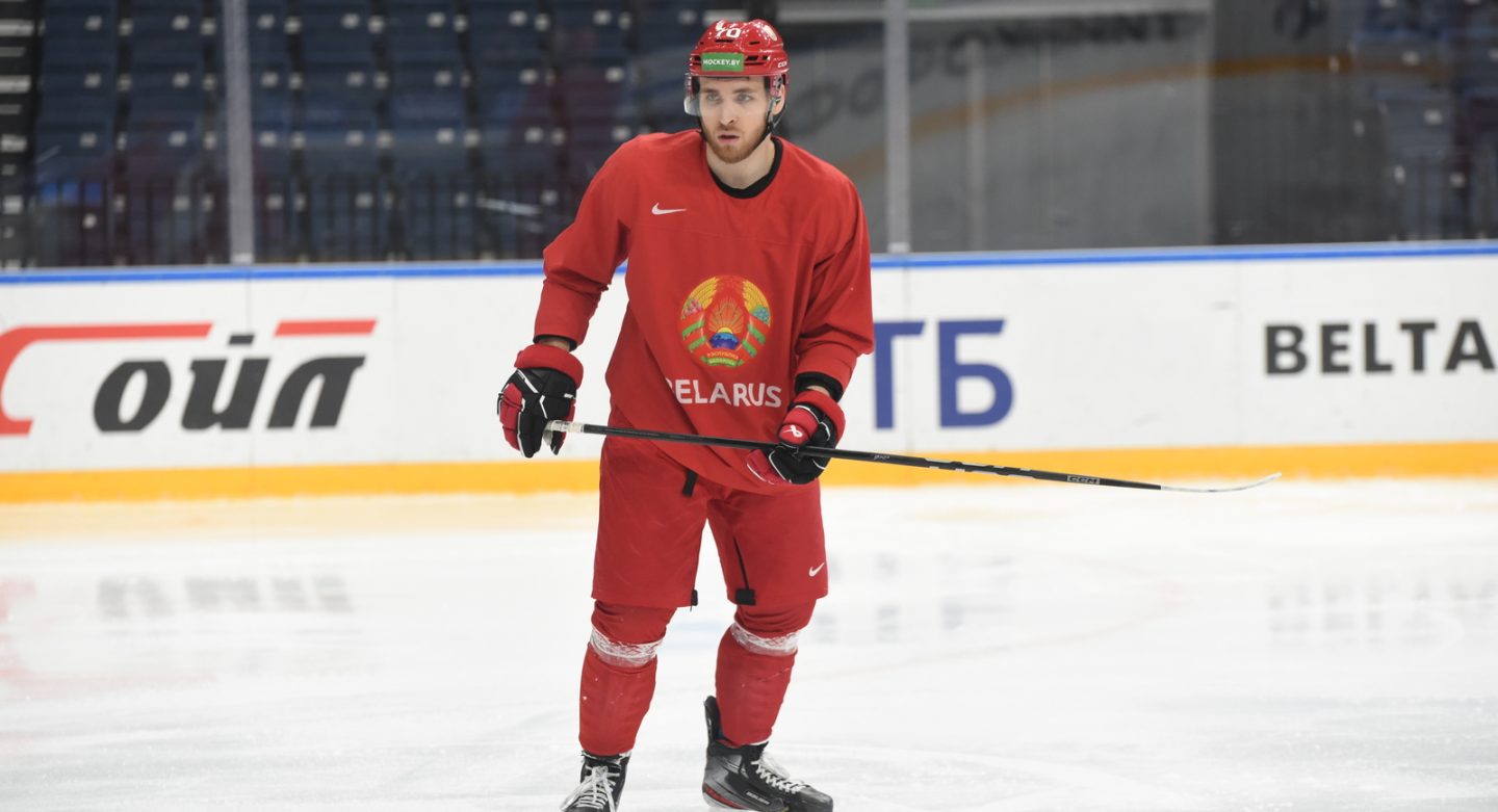 В кэмпе сборной Беларуси по хоккею по-прежнему 23 игрока, но произошли изменения