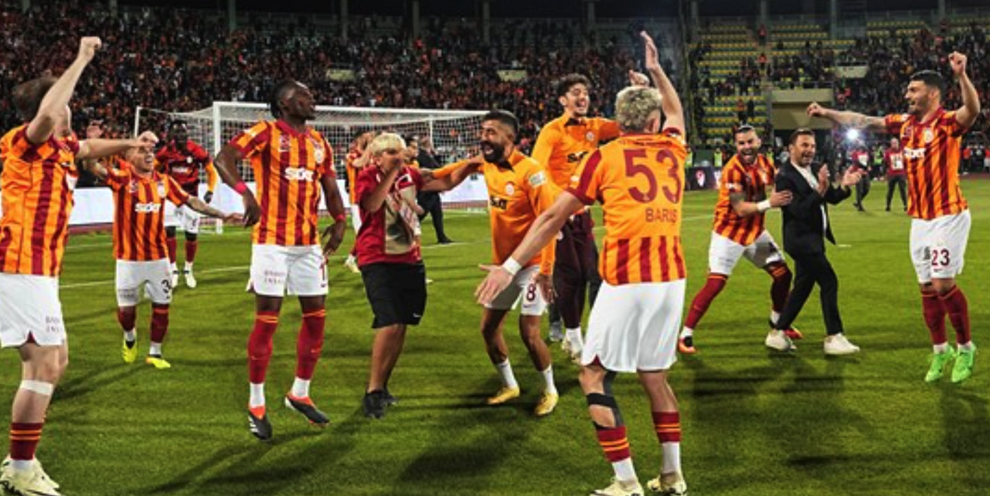 Матч за Суперкубок Турции по футболу продлился менее минуты