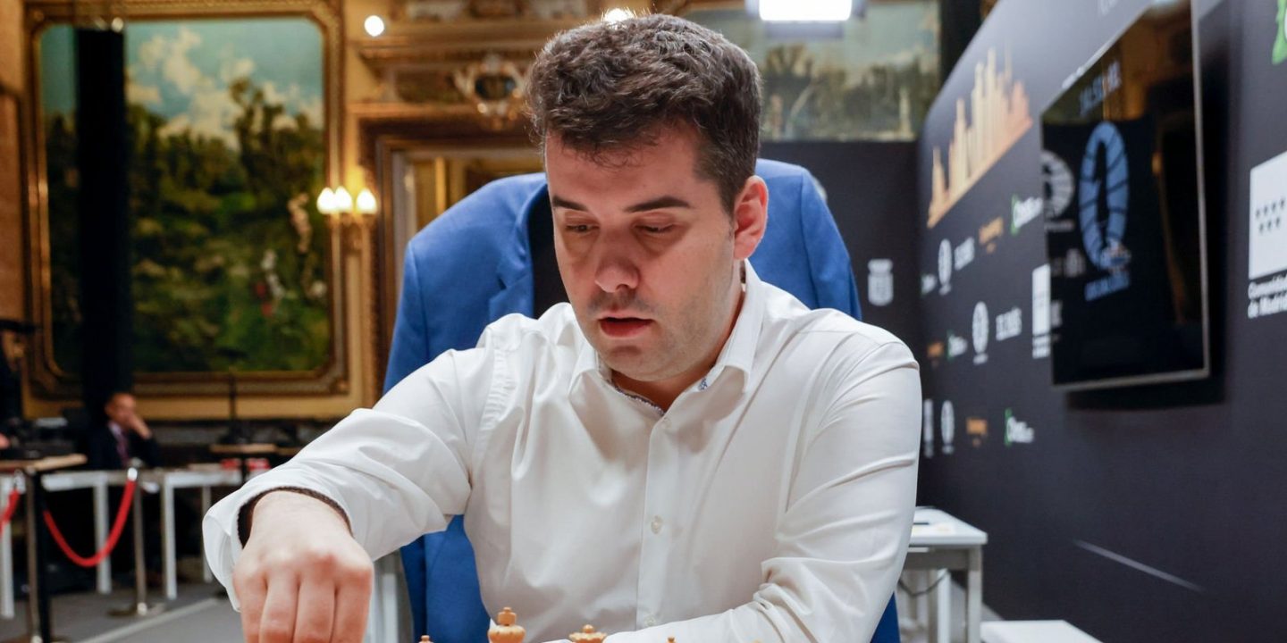 Шахматисты Ян Непомнящий и Доммараджу Гукеш по-прежнему лидируют на турнире претендентов