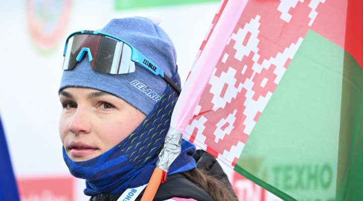 Француженки взяли золото и серебро индивидуальной гонки по биатлону на Олимпиаде-2026