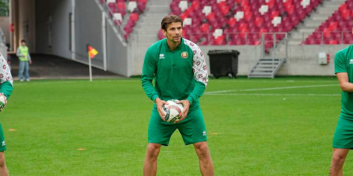 Карлос Алос объяснил замену Александра Мартыновича в матче с Грецией