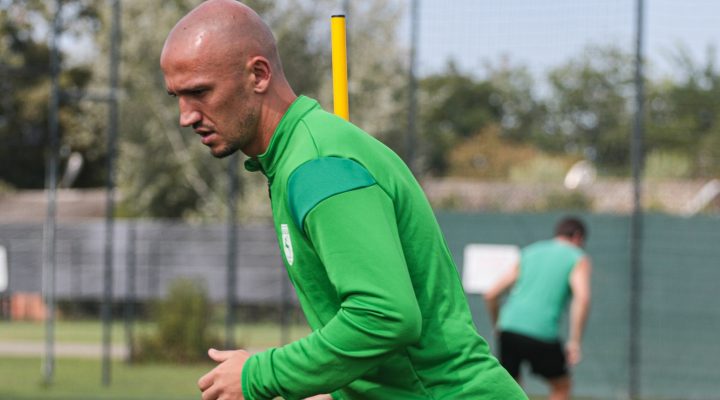 Форвард минского &laquo;Динамо&raquo; может продолжить карьеру в &laquo;Нефтчи&raquo;