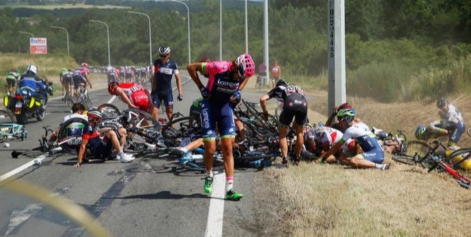 Испанский велогонщик погиб в возрасте 17 лет после попадания в завал