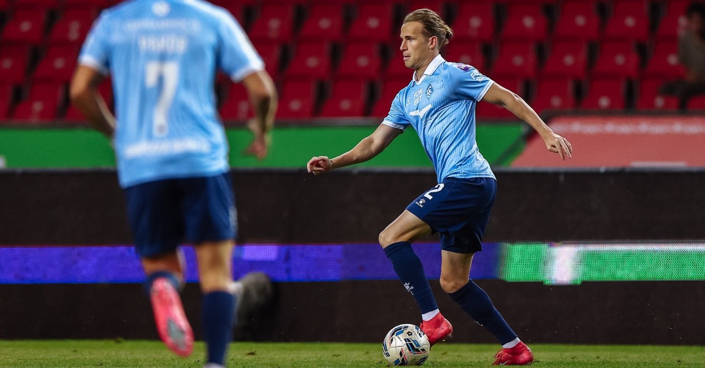 Кирилл Печенин нанес победный удар в послематчевой серии пенальти против московского &#171;Динамо&#187;