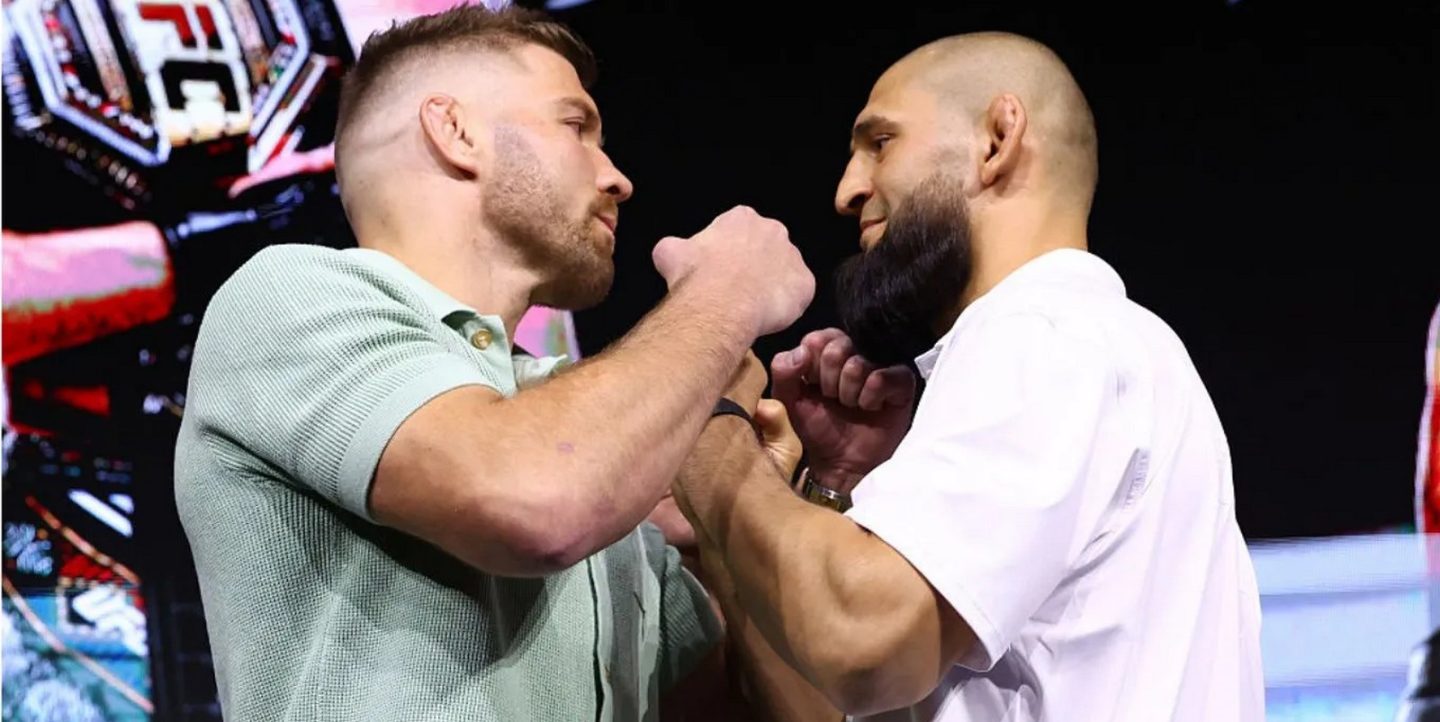 Андрей Орловский оказался прав: Дрикус Дю Плесси выстоял пять раундов, но проиграл Хамзату Чимаеву