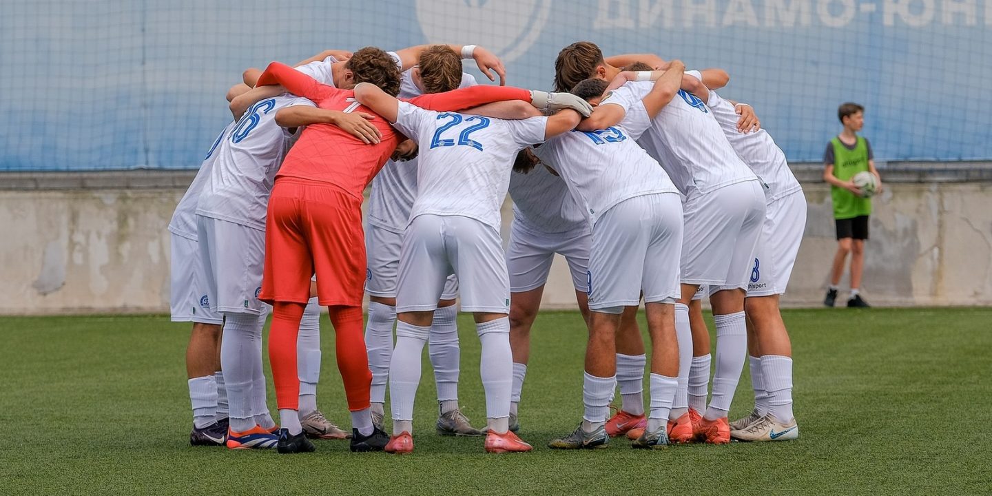 Минское &#171;Динамо&#187; в Юношеской лиге УЕФА уступило одноклубникам из Тбилиси