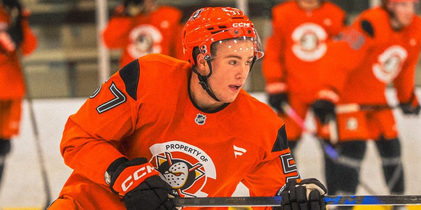 Гол Егора Сидорова не спас «Анахайм» от поражения в матче с «Сан-Хосе»