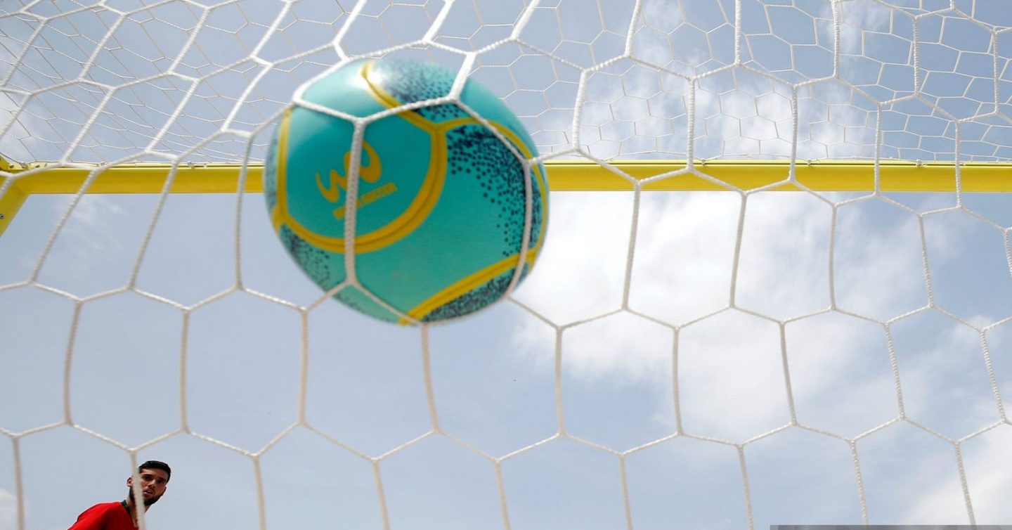 Стартовый матч белорусов в Суперфинале Евролиги начался с получасовым опозданием