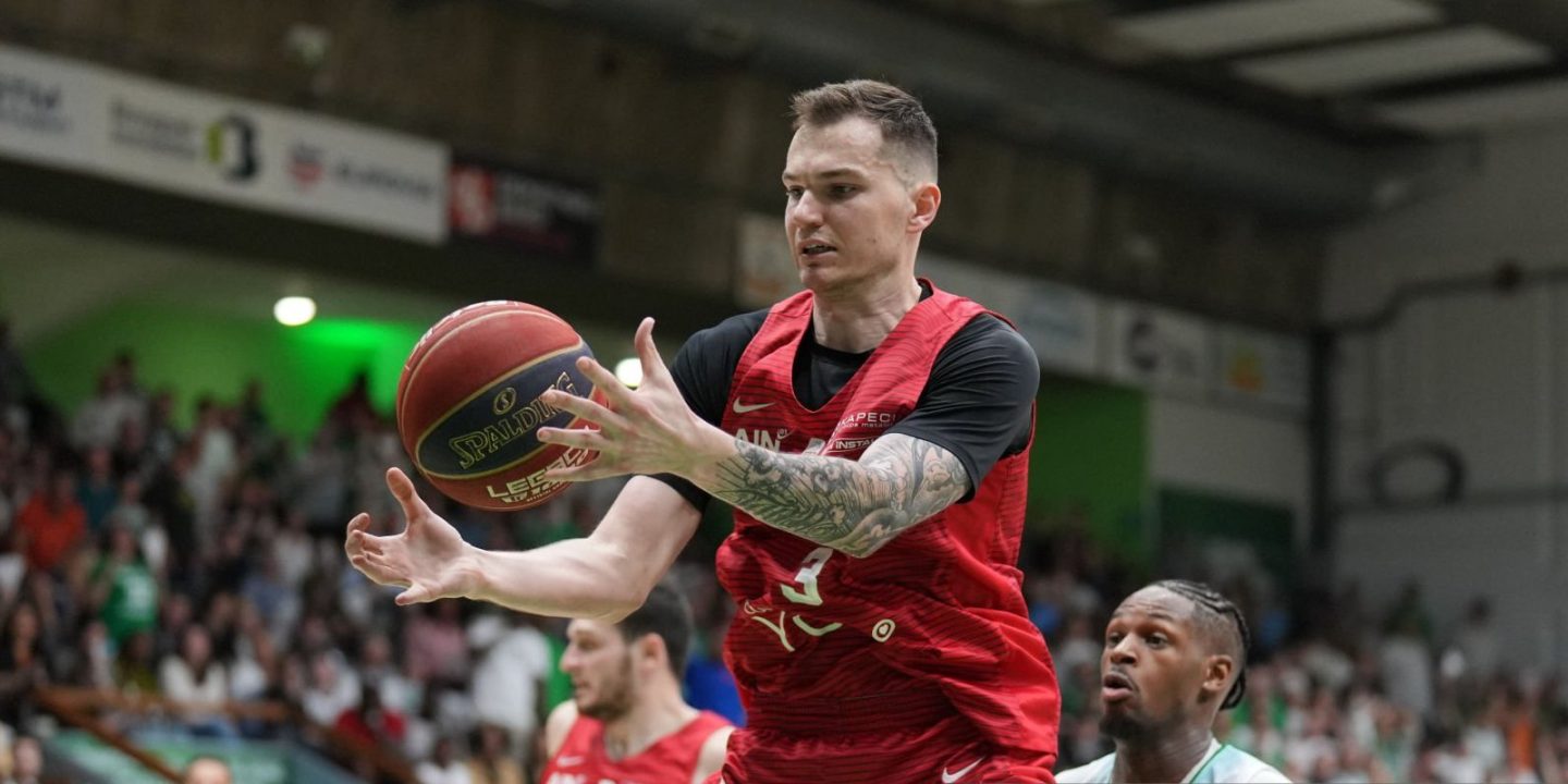 «Комфорт семьи — один из факторов». Салаш переехал в Грецию