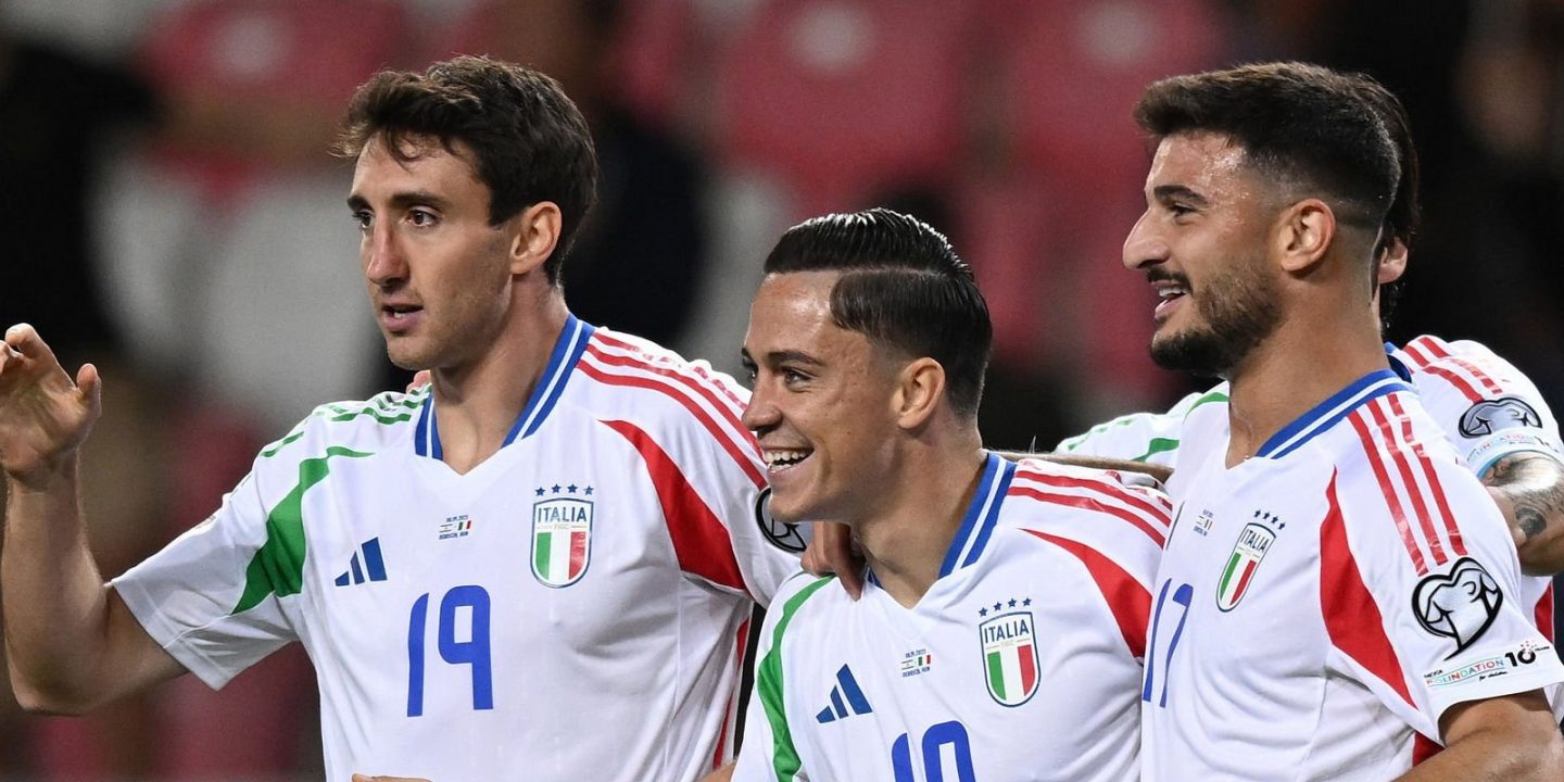 Команда Италии в матче с девятью голами в компенсированное время дожала Израиль