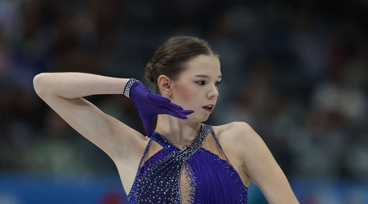 Коллекционер рассказал, что в 2024 году его коллега заполучил фото с автографом от Василия Баранова