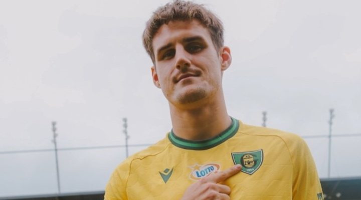 Собака-робот приняла участие во вбрасывании в матче минского «Динамо» в КХЛ