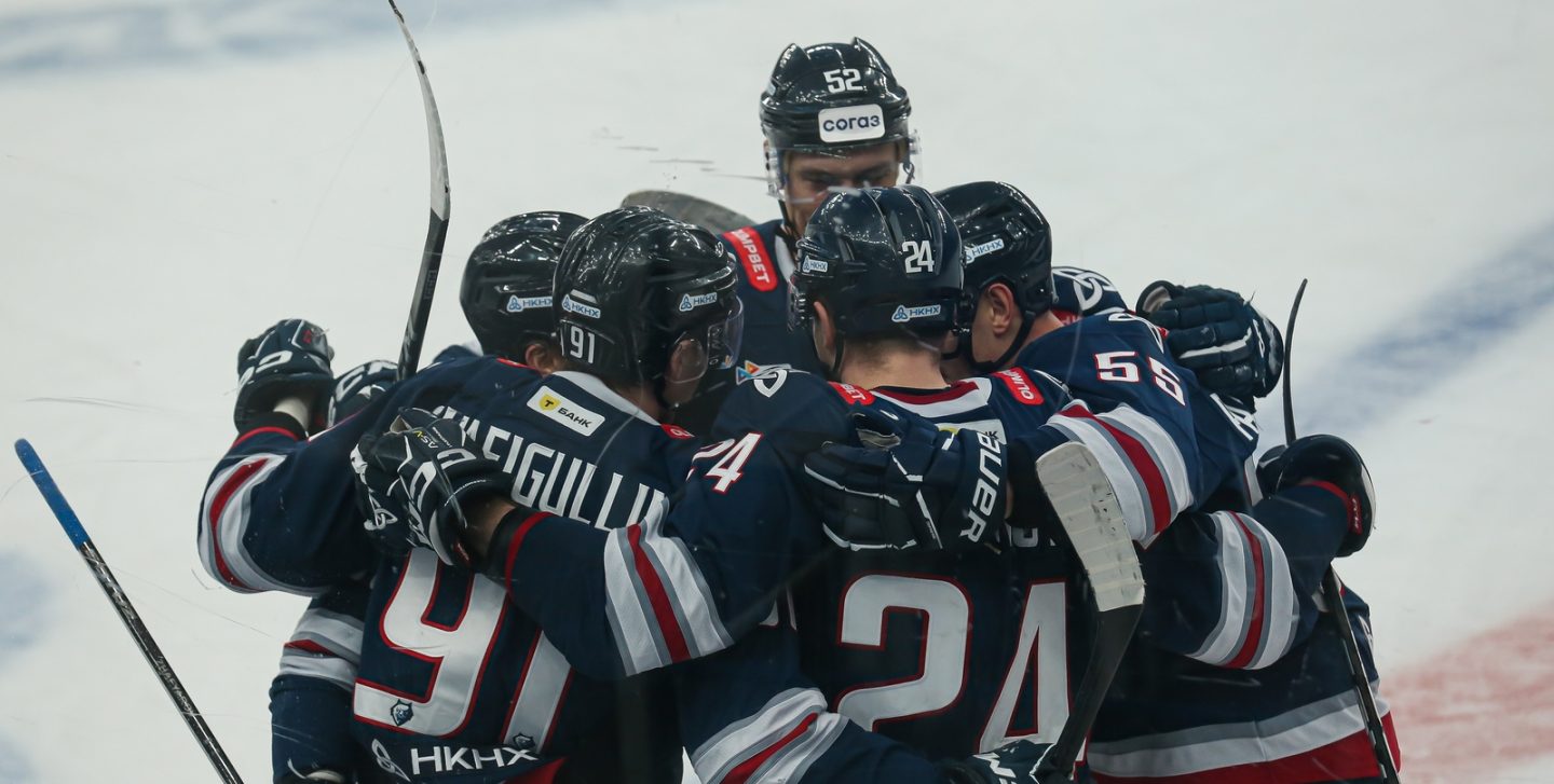 «Нефтехимик» сравнял счет в игре с минским «Динамо», уступая с разницей в три шайбы