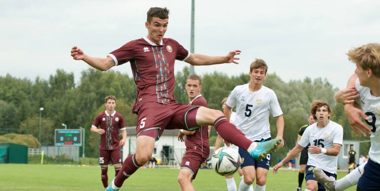 Юношеская сборная Беларуси (U-17) проиграла россиянам, а юниорская (U-19) &mdash; нет
