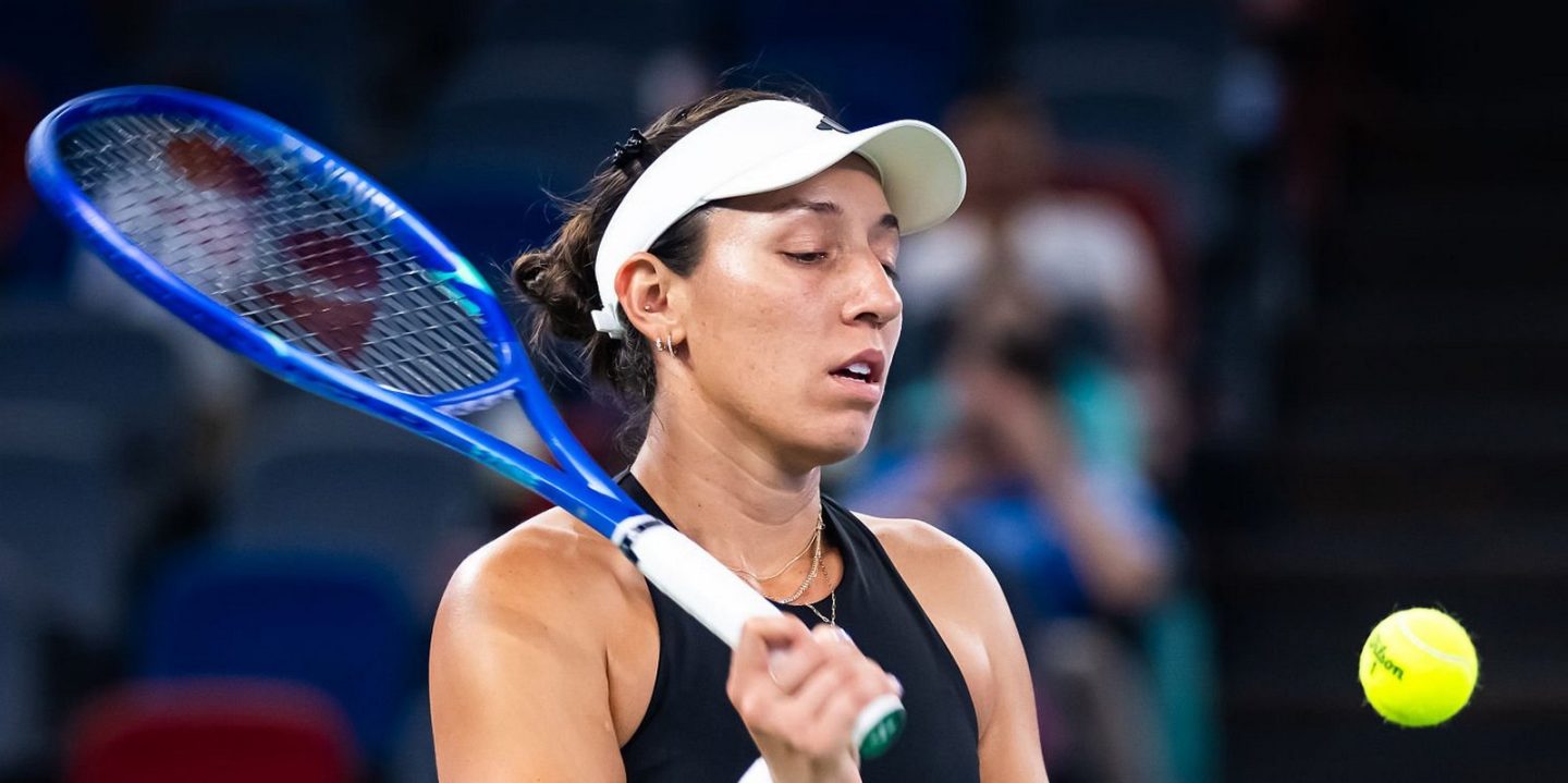 Джессика Пегула сравняла счет по сетам в полуфинале Wuhan Open с Соболенко