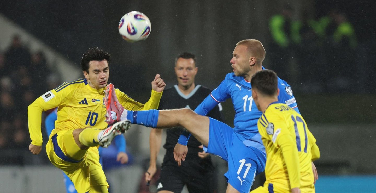Сборная Украины взяла верх над исландцами в матче с восемью голами