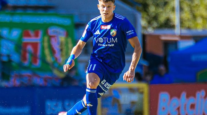 Betera при помощи нейросети забрендировала шлем вратарю ХК “Шахтер”