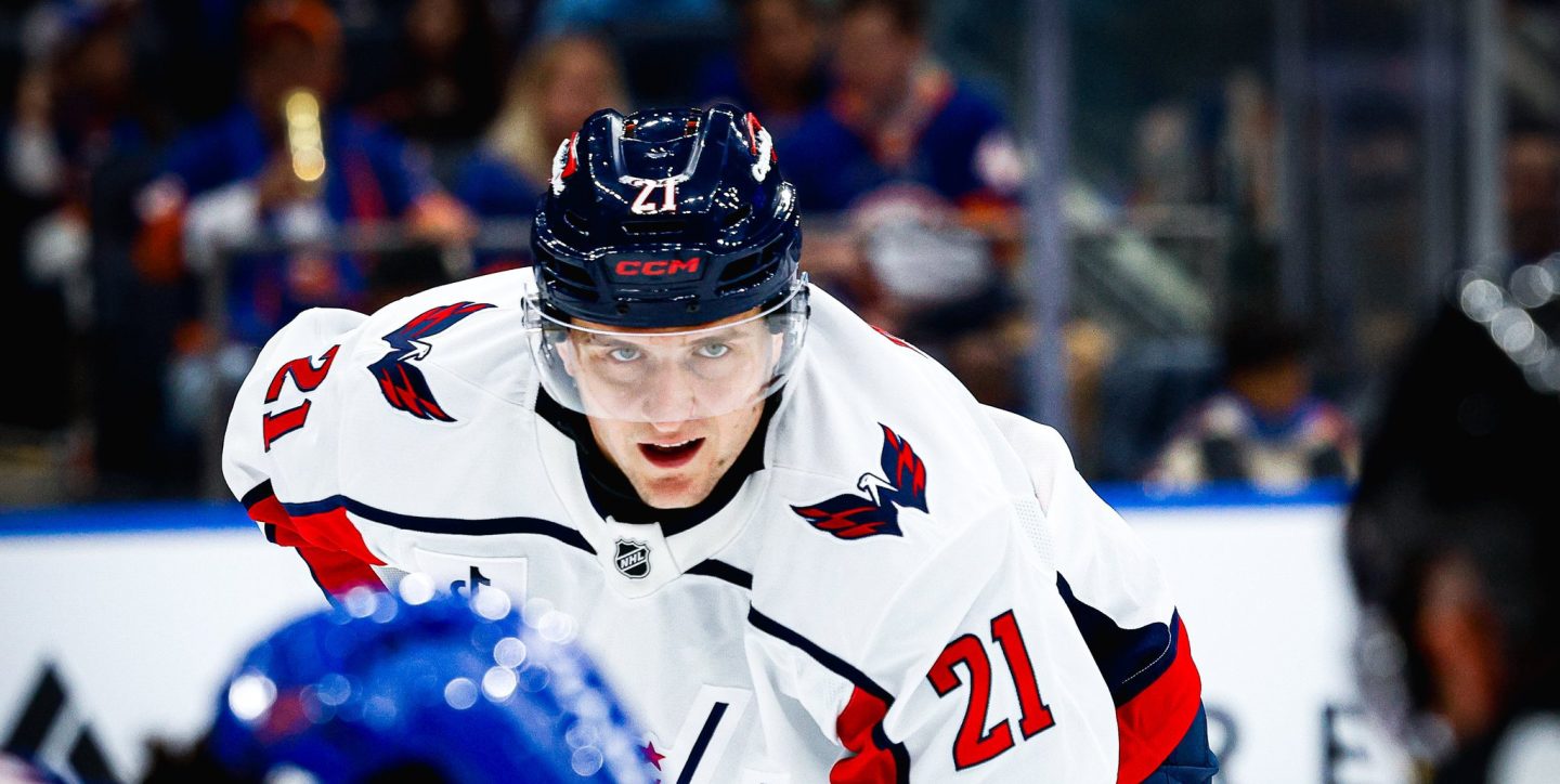 Алексей Протас, оформив 2+1, привел &#171;Вашингтон&#187; к победе над &#171;Айлендерс&#187;