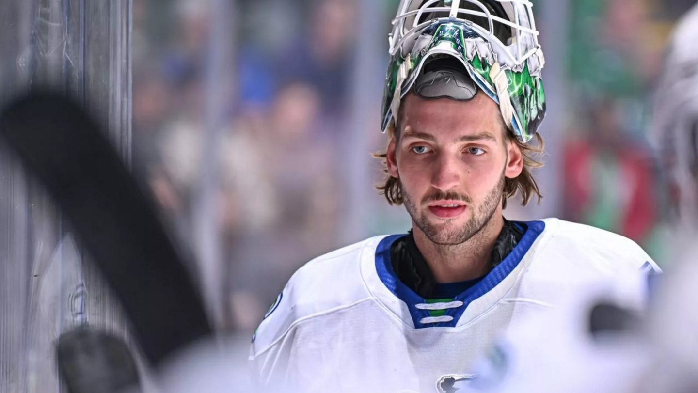 Главный тренер «Ванкувера» оценил игру Никиты Толопило