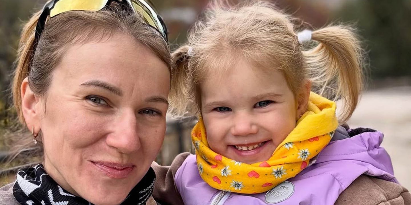 Анна Сола опубликовала милые семейные фото с места сбора в Грузии