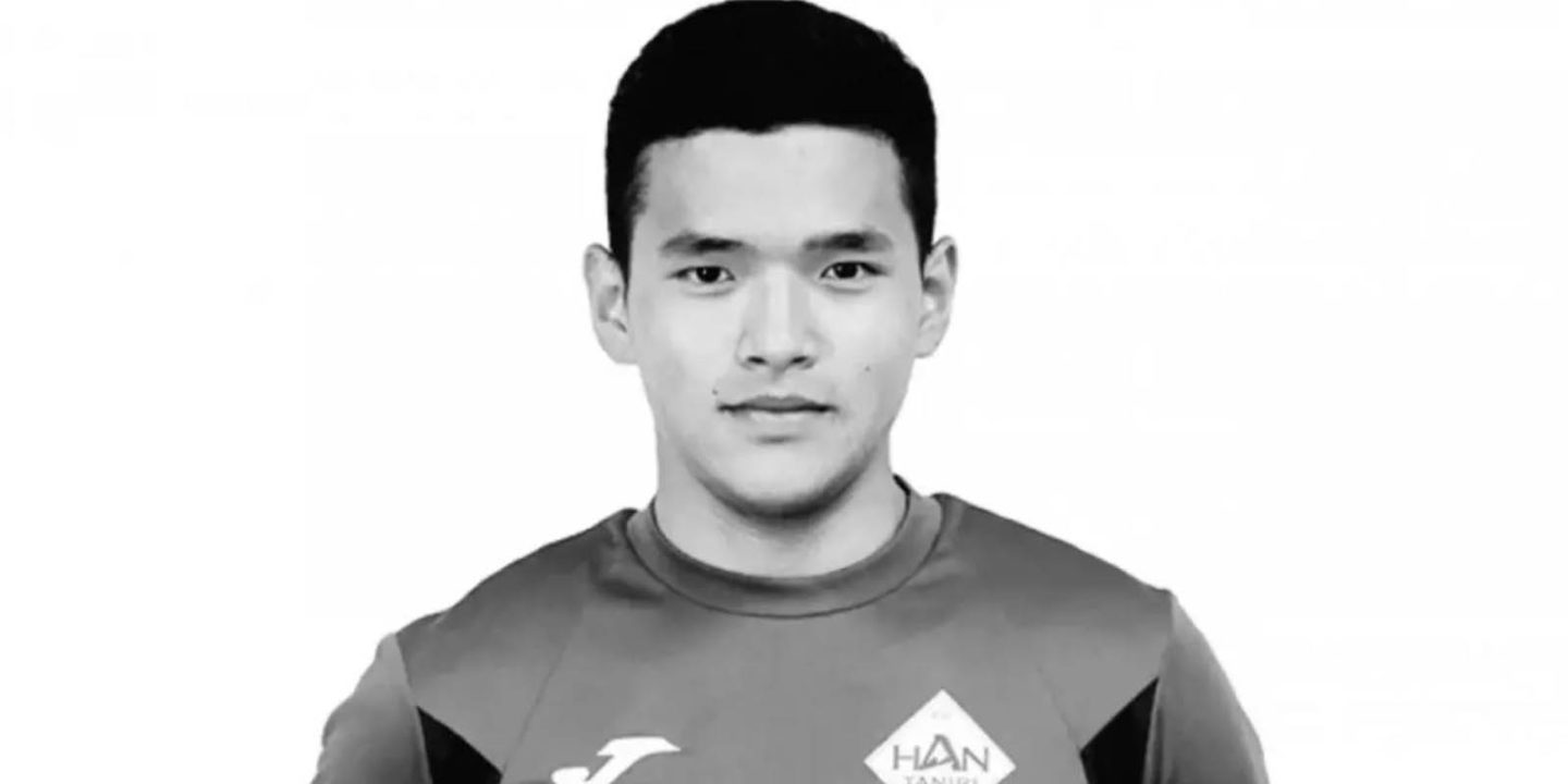 В Казахстане умер 19-летний футболист, которому стало плохо во время матча