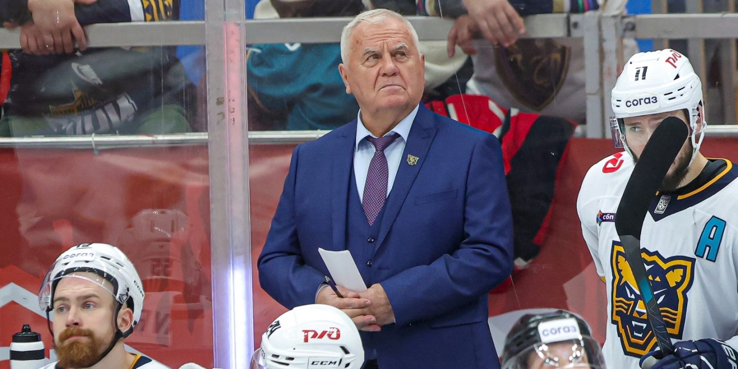 Владимир Крикунов покинул пост главного тренера &#171;Сочи&#187;