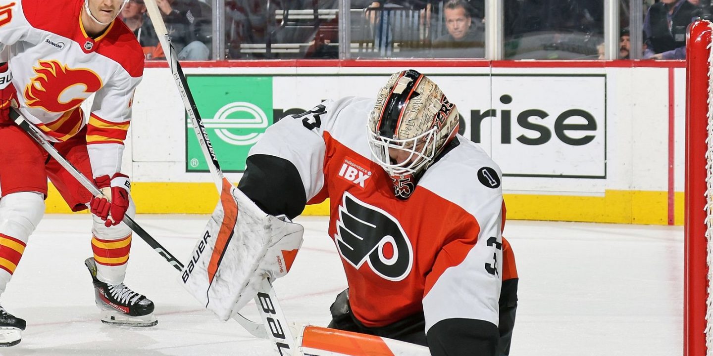 В США разобрали игру Алексея Колосова в матче НХЛ «Филадельфия» — «Калгари»