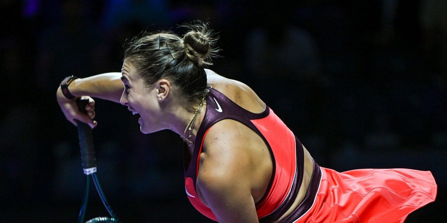 Арина Соболенко всухую проиграла тай-брейк Елене Рыбакиной в финале Итогового турнира WTA