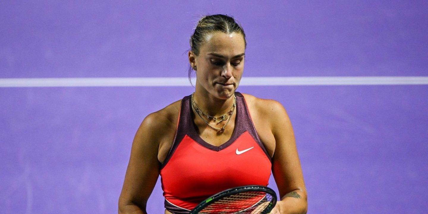 Соболенко уступила Рыбакиной в финале Итогового турнира WTA