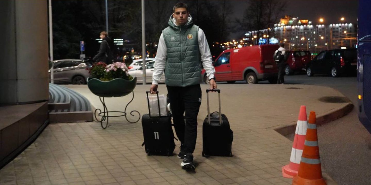 Сборная Беларуси не вылетела на матч с Данией в Копенгагене по расписанию