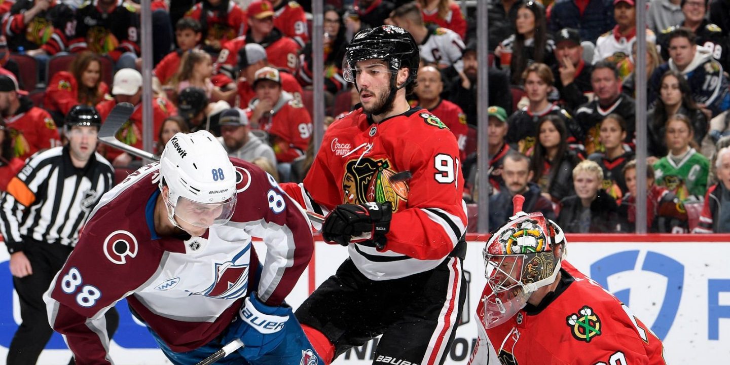 «Чикаго» с Артемом Левшуновым всухую проиграл «Колорадо» в НХЛ