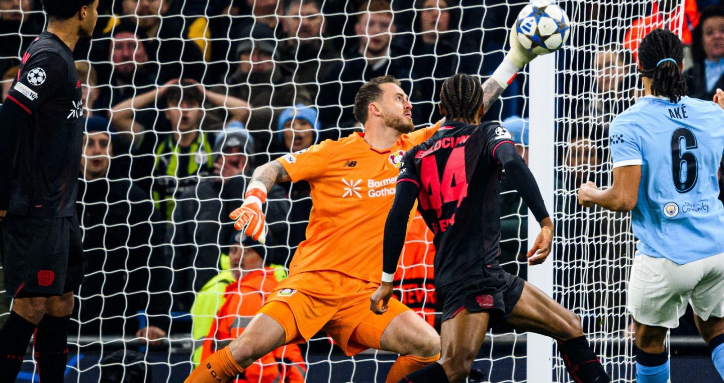 &#171;Ман Сити&#187; проиграл &#171;Байеру&#187;, пропустив дважды после двух ударов в створ