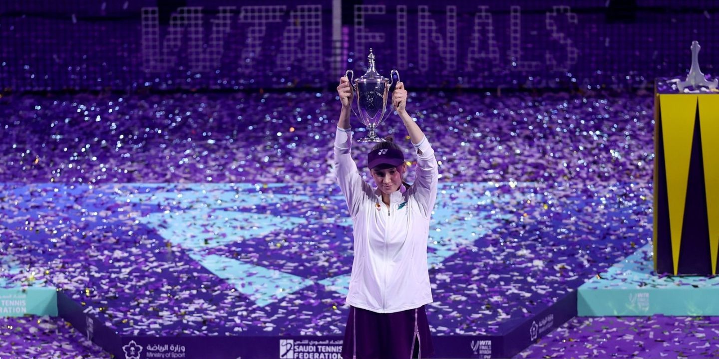 Елена Рыбакина после победы над Ариной Соболенко отказалась от совместного фото с гендиром WTA