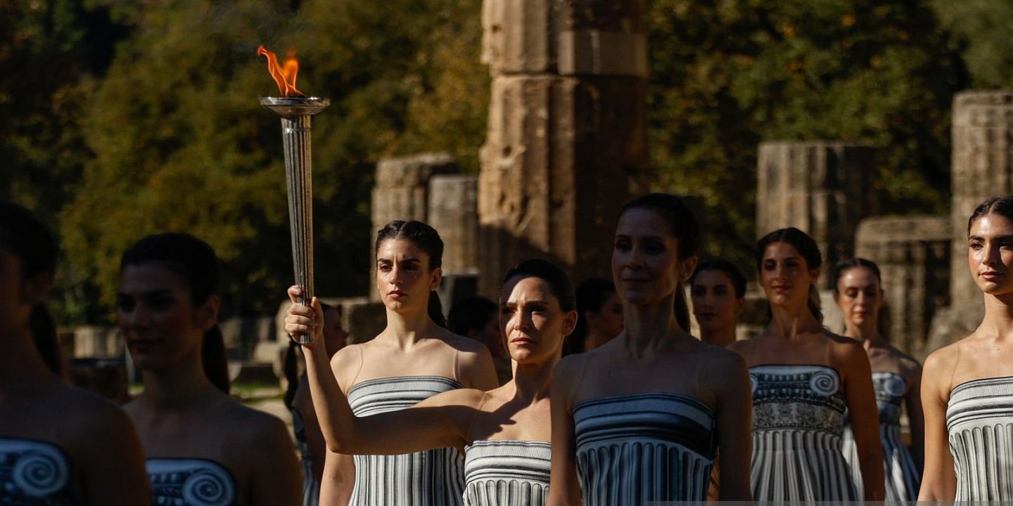 Началась эстафета огня Олимпиады-2026: впереди маршрут из 14 тысяч километров