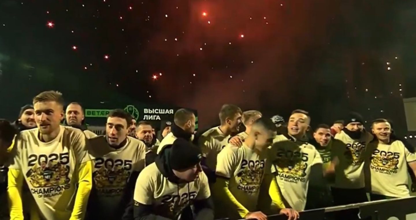 Олег Никифоренко сломал чемпионский баннер