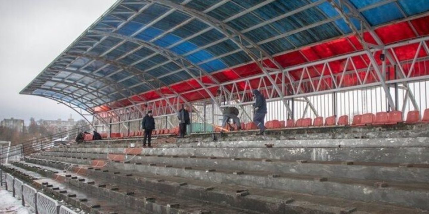 На стадионе в Сморгони проходит модернизация