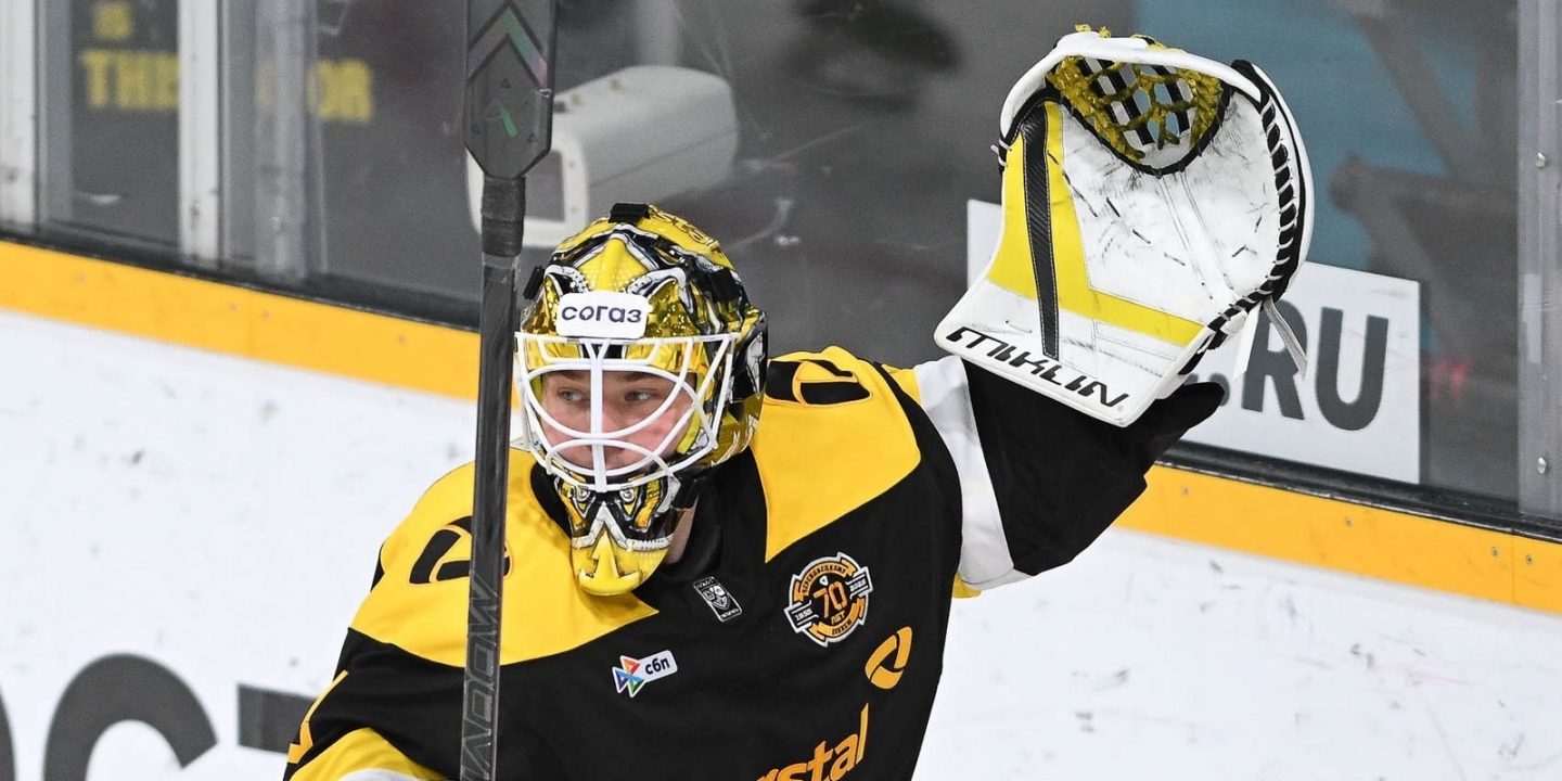 Зислис отреагировал на раннюю замену вратаря &laquo;Северстали&raquo; Шостака в матче с &laquo;Динамо&raquo;