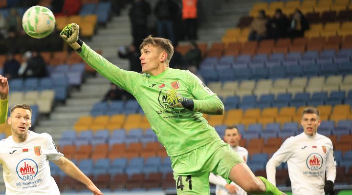 Сборная Беларуси в ретроматче в серии пенальти уступила России