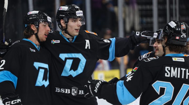 Арина Соболенко вспомнила, как расписывалась на лысой голове тренера