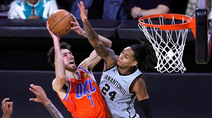 Стал известен еще один клуб, который интересуется Лапоуховым