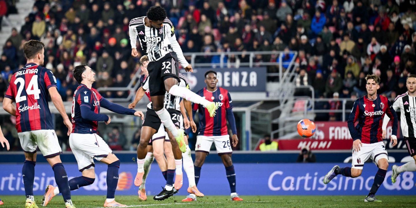 &laquo;Ювентус&raquo; одержал выездную победу над &laquo;Болоньей&raquo; в чемпионате Италии