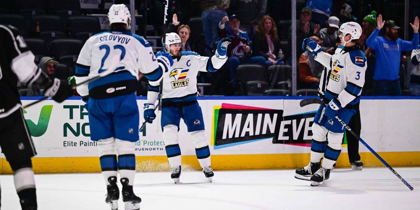 Илья Соловьев дебютировал за фарм-клуб «Колорадо» в АХЛ