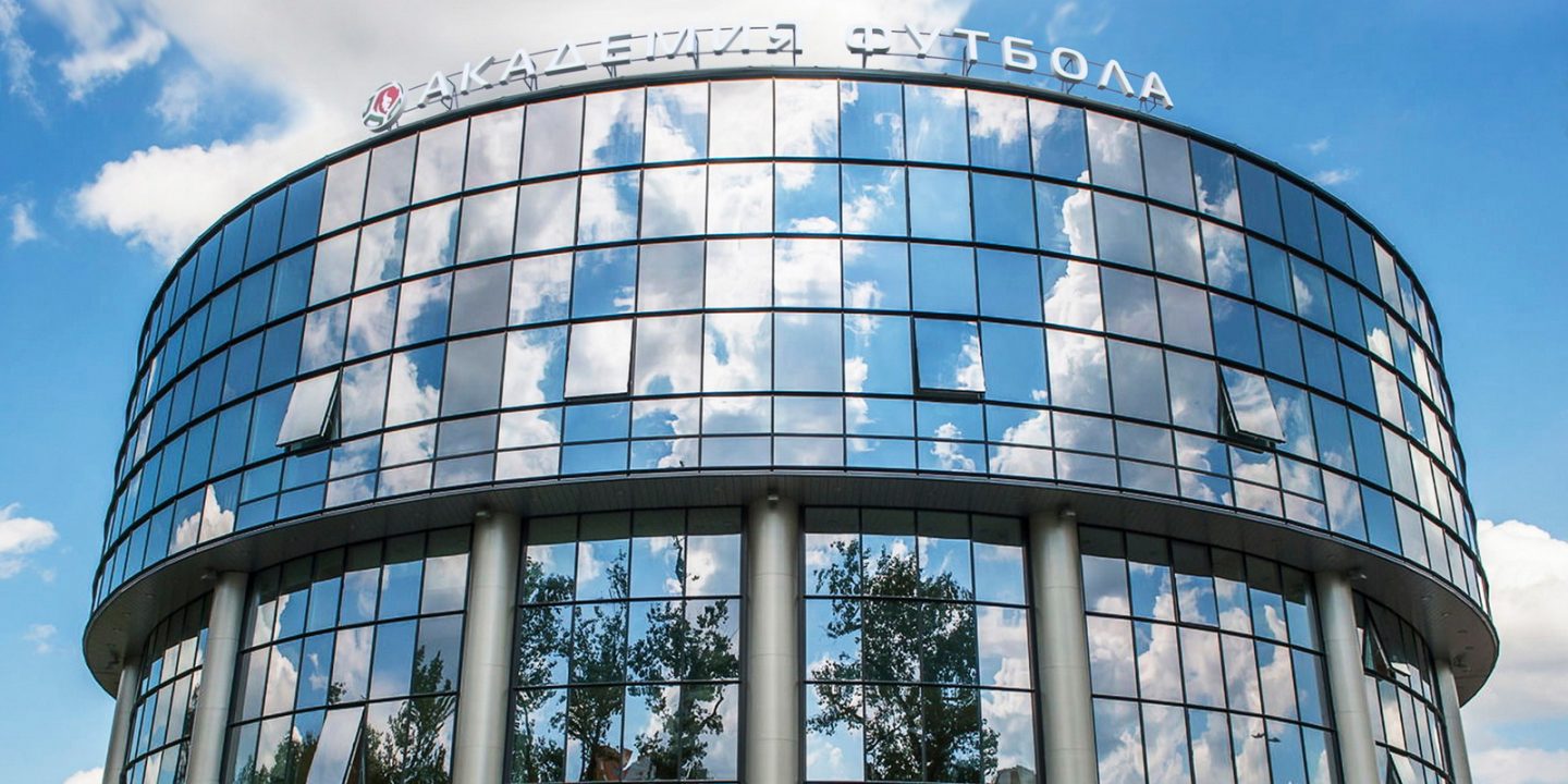 Карлос Алос объяснил, почему переехал из квартиры в техцентр БФФ