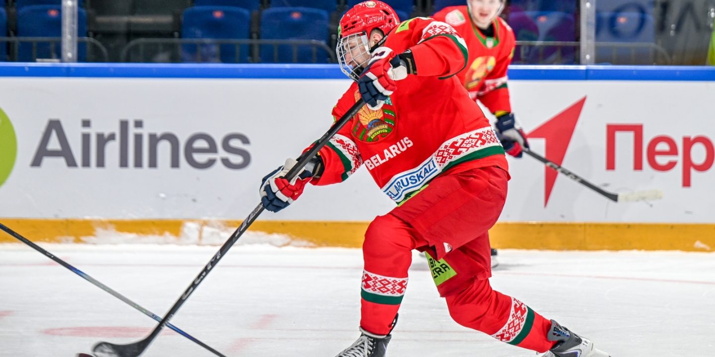 Защитник сборной Беларуси Еременко раскритиковал качество льда на Кубке первого канала